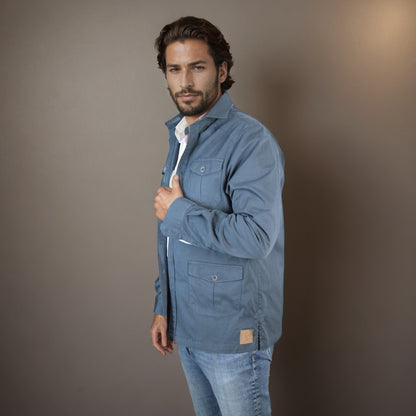 Sobre Camisa Azul Marino