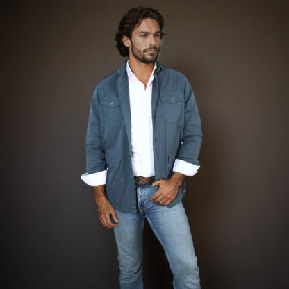 Sobre Camisa Azul Marino